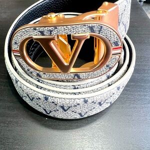 Men belt 
Fashionable